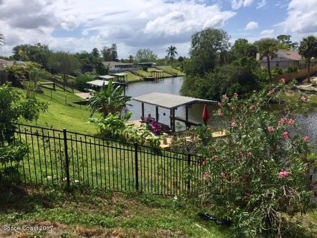 Photo of 877 Vance Circle NE
