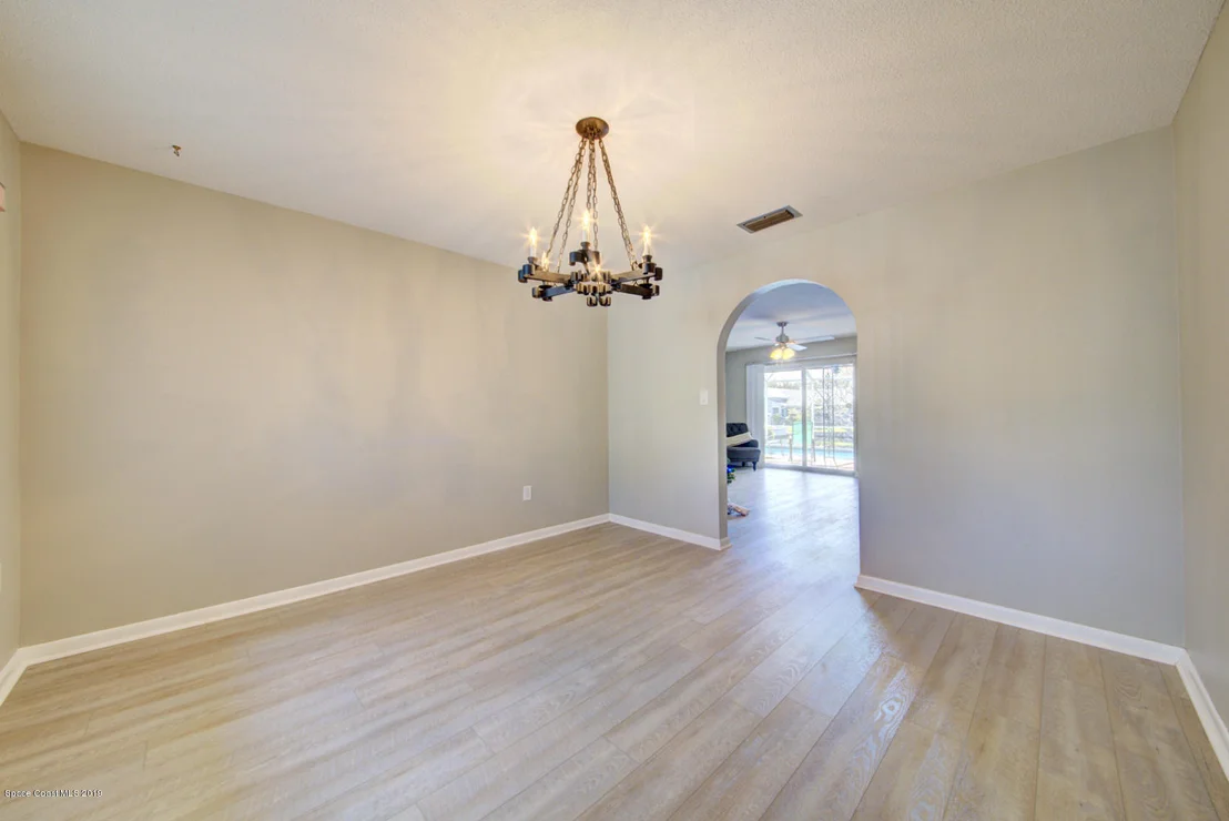 Photo of 343 Dorset Drive