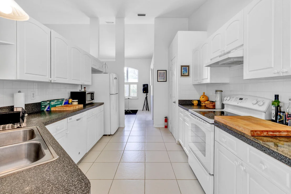 Photo of 591 Melrose