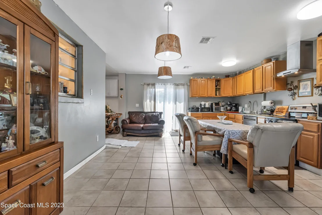 Photo of 1205 Princeton Road