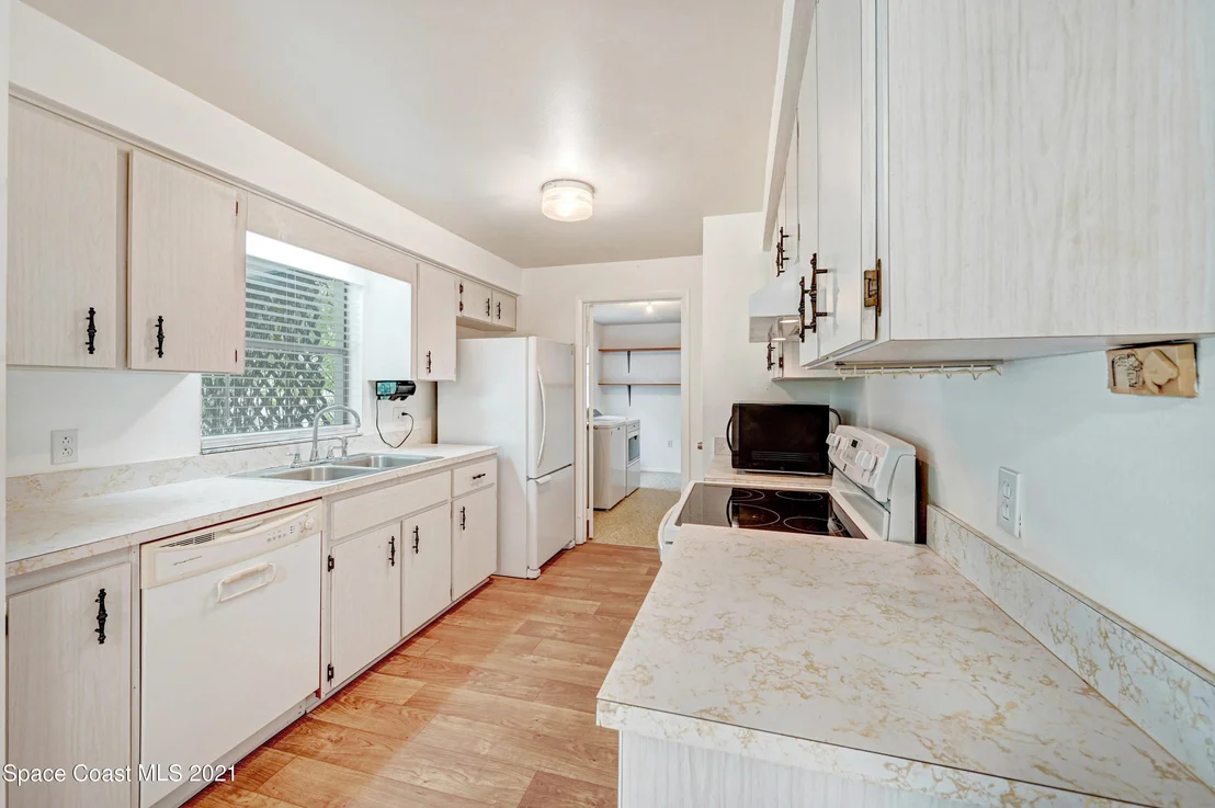 Photo of 1123 Hermosa Drive