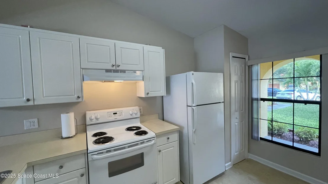 Photo of Unit 103 at 975 Luminary Circle
