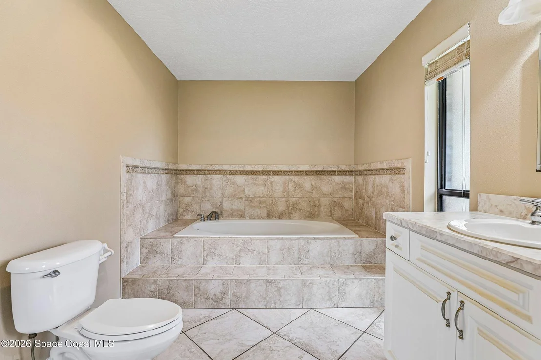 Photo of 2460 Lacourt Lane