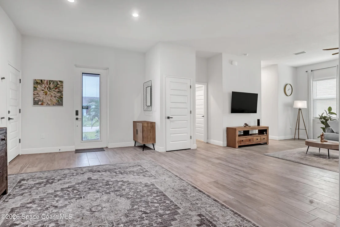 Photo of 910 Windmill Street SE