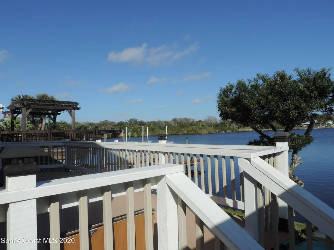 Photo of 3034 Indian River Drive NE