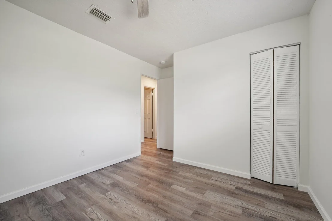 Photo of 3282 Abbott Avenue NE