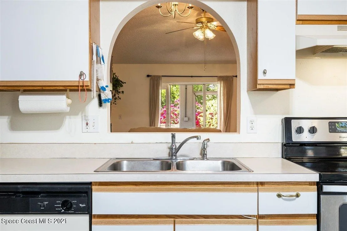 Photo of 1209 White Oak Circle