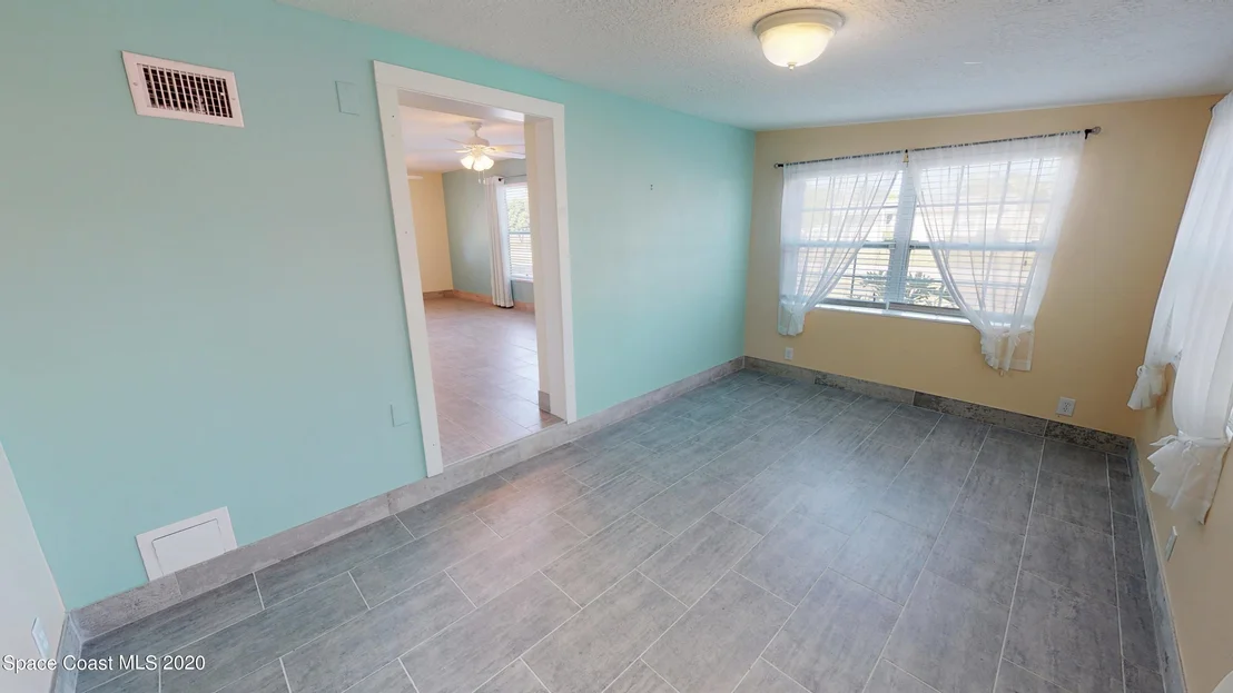 Photo of 1084 Cable Lane NE