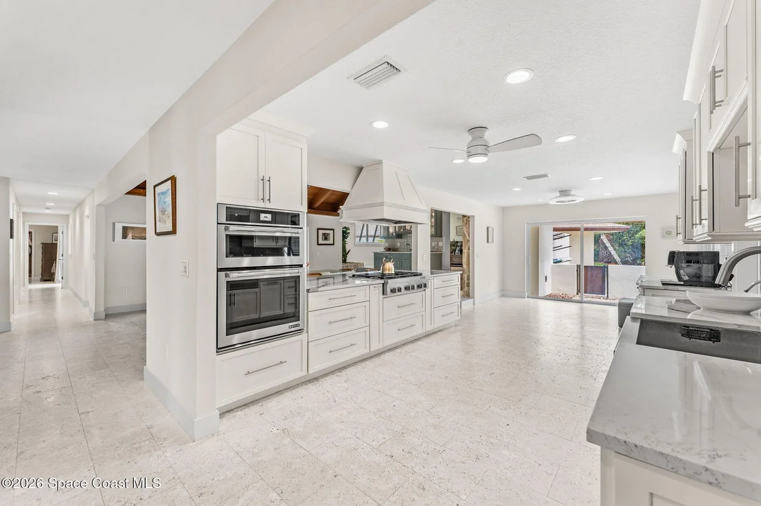 Photo of 207 Riverside Drive