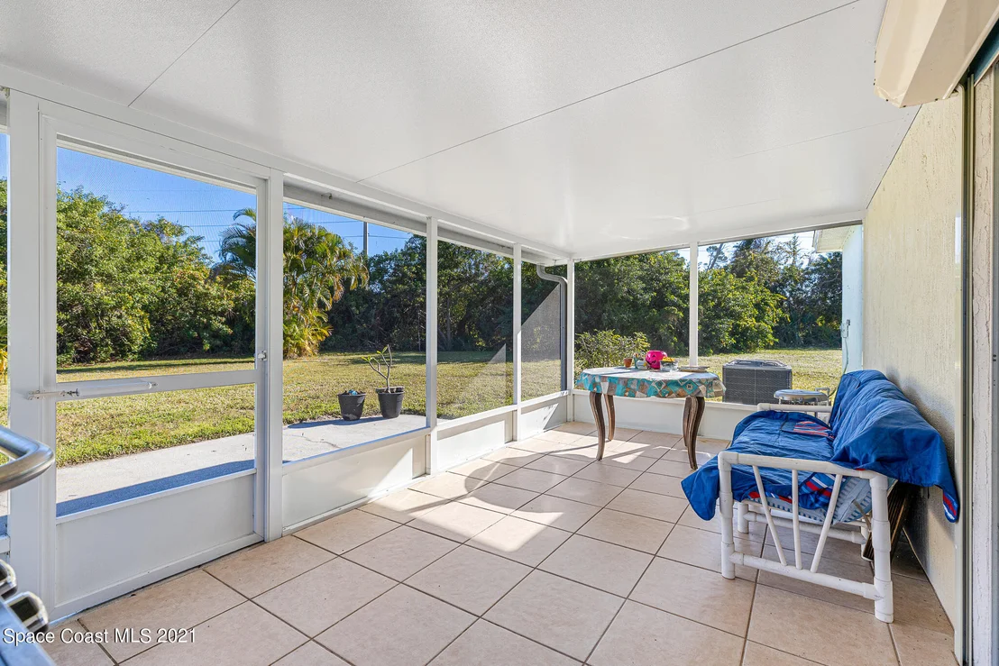 Photo of 2149 Redwood Circle