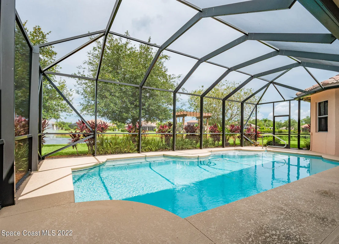 Photo of 585 Caroline Drive