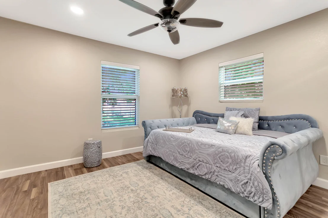 Photo of 982 Waco Boulevard SE