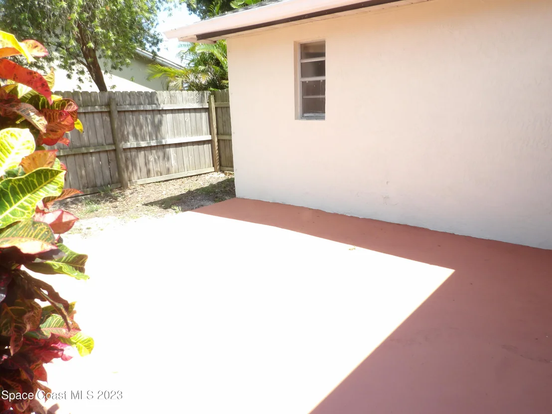 Photo of 2010 Tallpalm Road