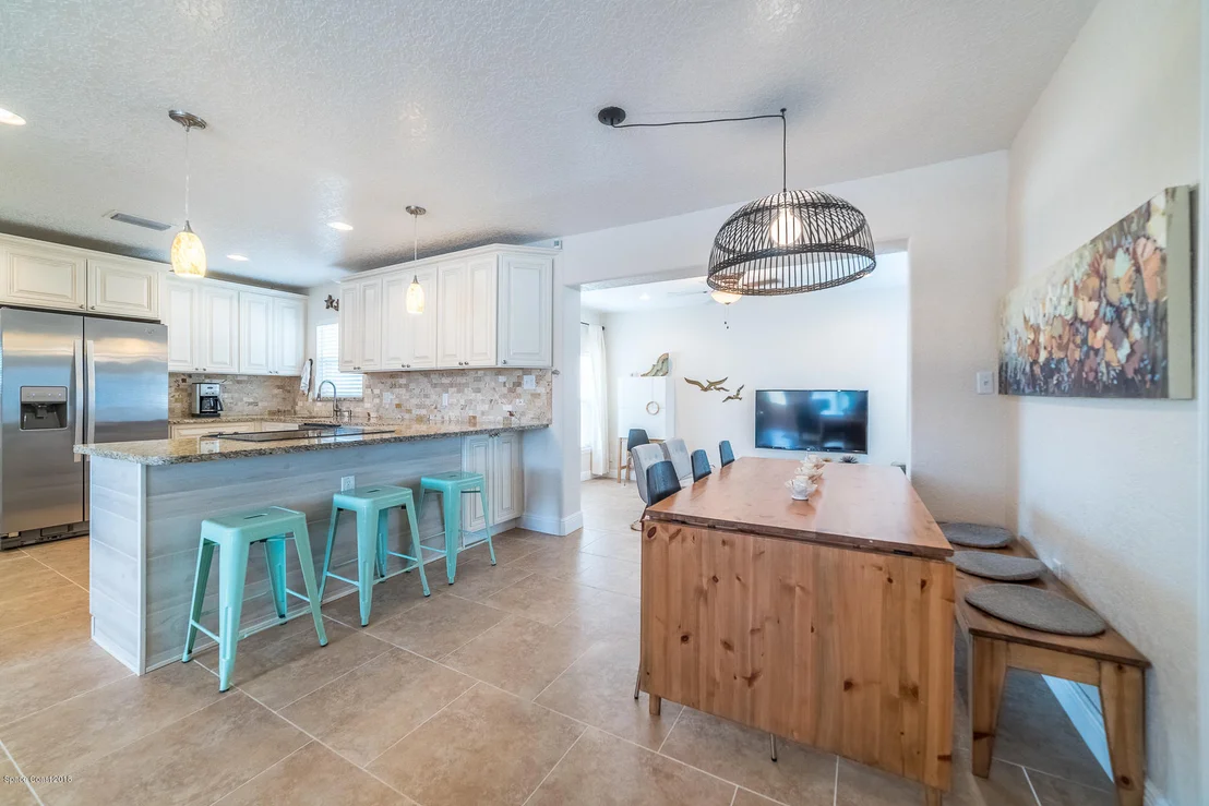 Photo of 280 Albatross Drive