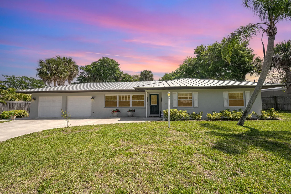 Photo of 949 W Whitmire Drive