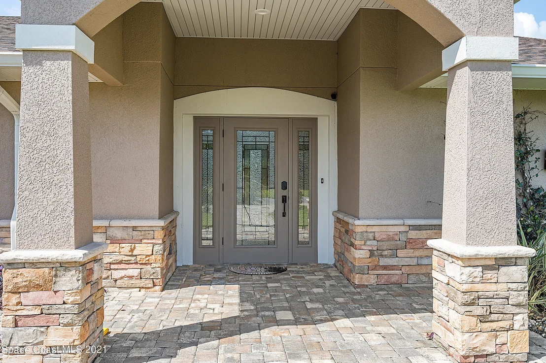 Photo of 530 Whispering Pines Circle