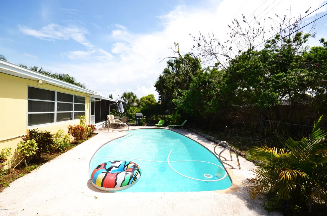 Photo of 1426 Albert Drive