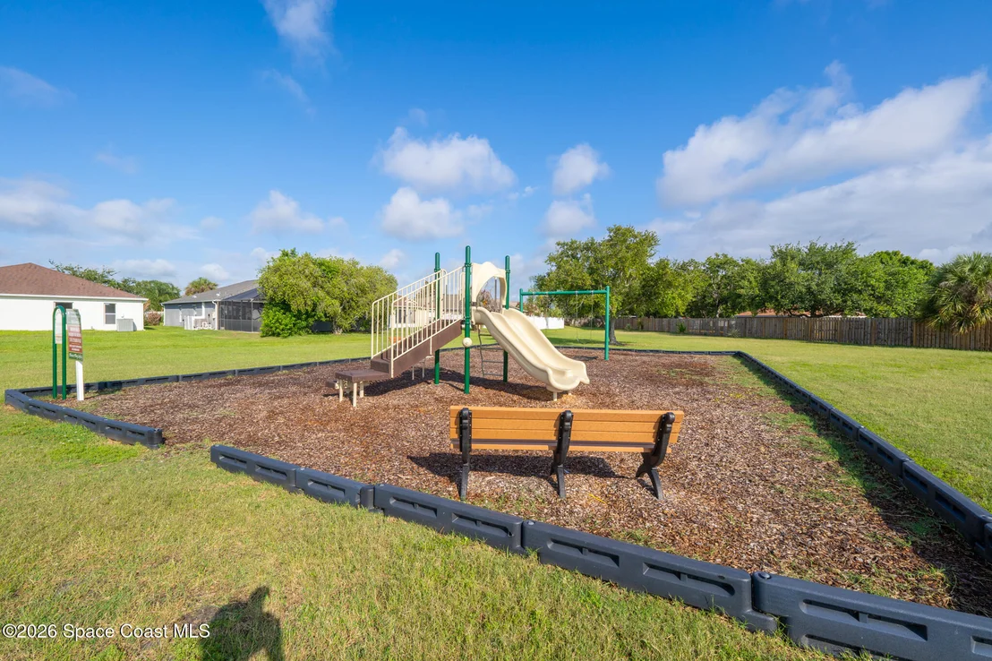 Photo of 2527 Deercroft Drive