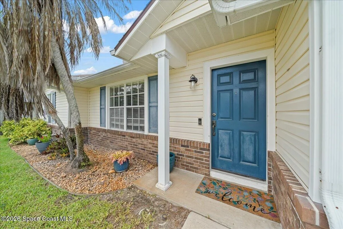 Photo of 3320 Lakeview Circle