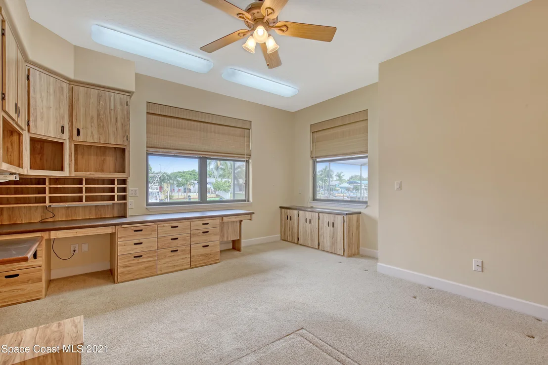 Photo of 457 Cardinal Drive