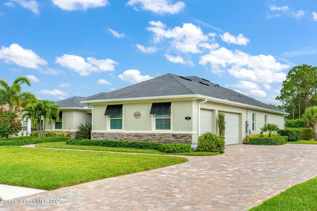 Photo of 2037 Windbrook Drive SE