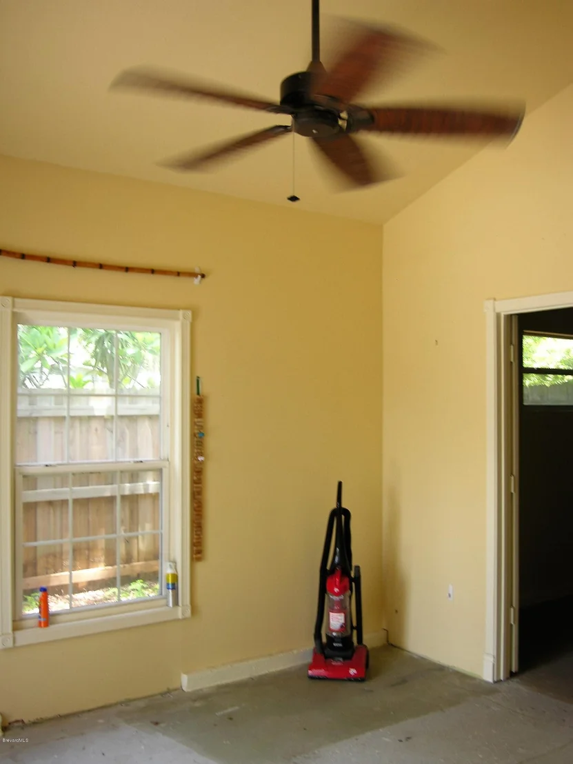 Photo of 736 Aurora Road