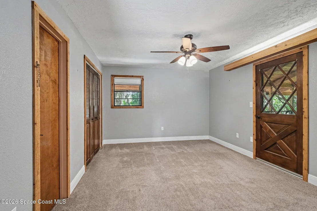 Photo of 2650 Lagrange Road