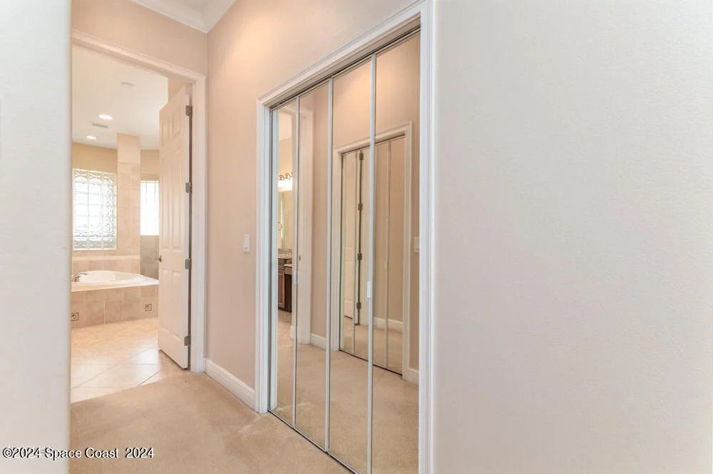 Photo of 2131 Windbrook Drive SE