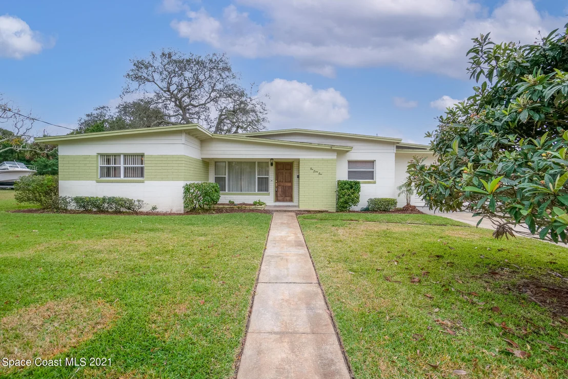 Photo of 1061 Alpine Drive