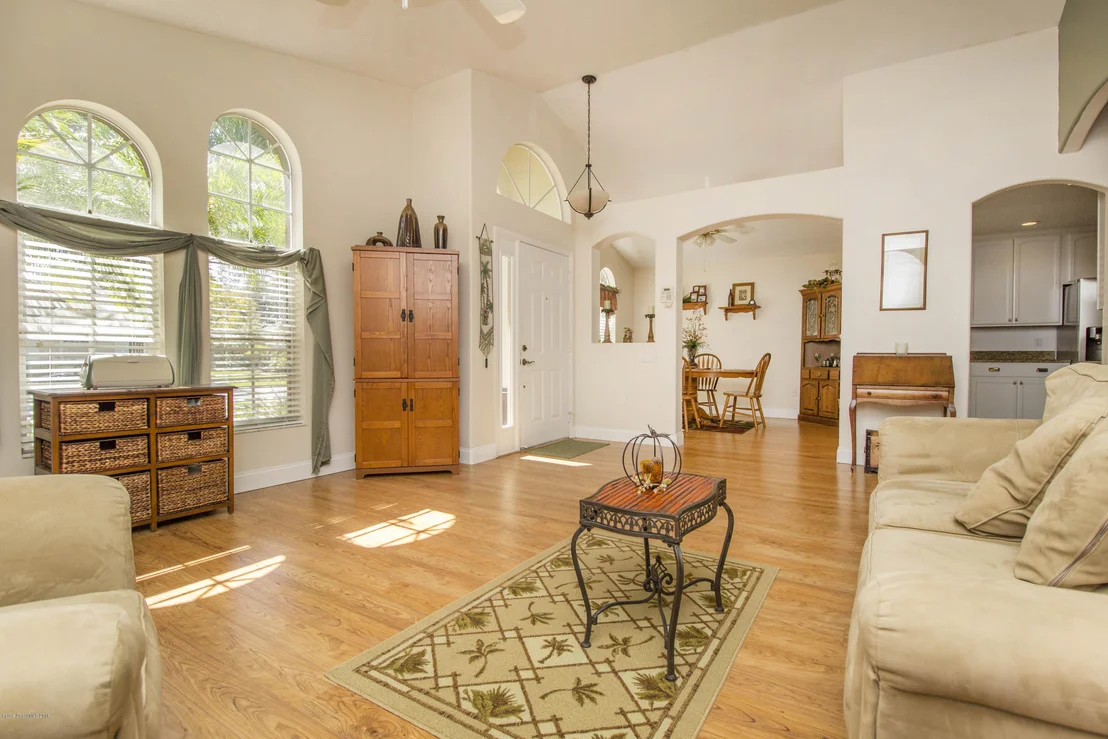 Photo of 1041 Pelican Lane