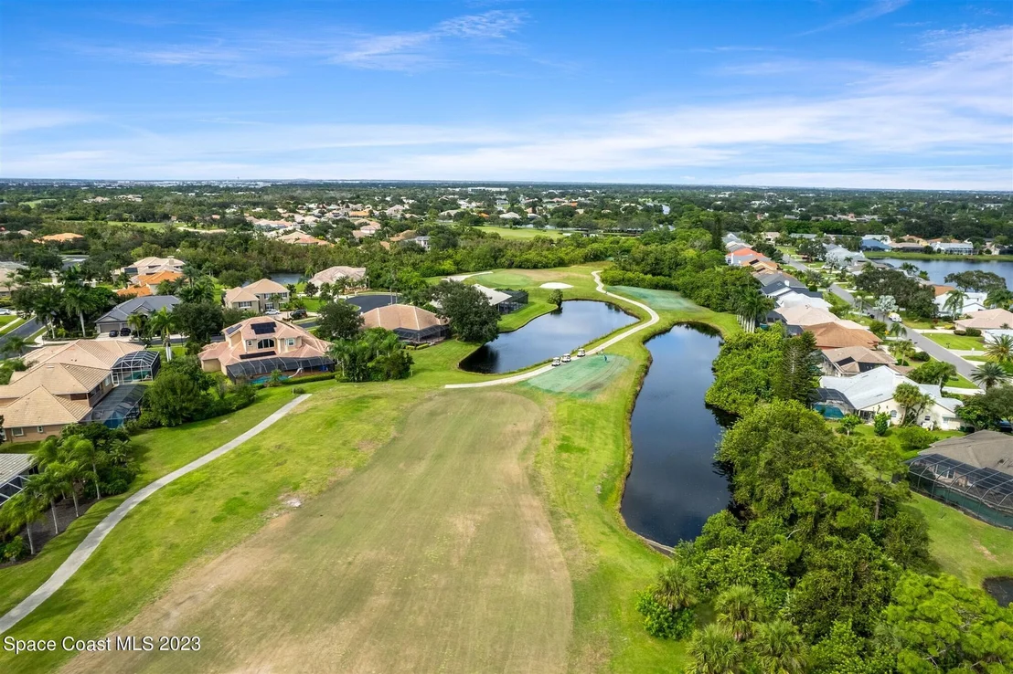 Photo of 915 Chatsworth Drive
