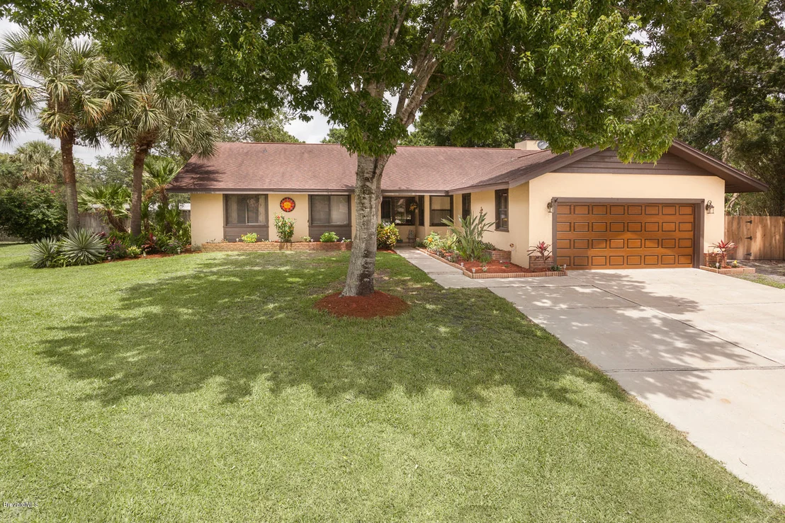 Photo of 2375 Ophelia Lane