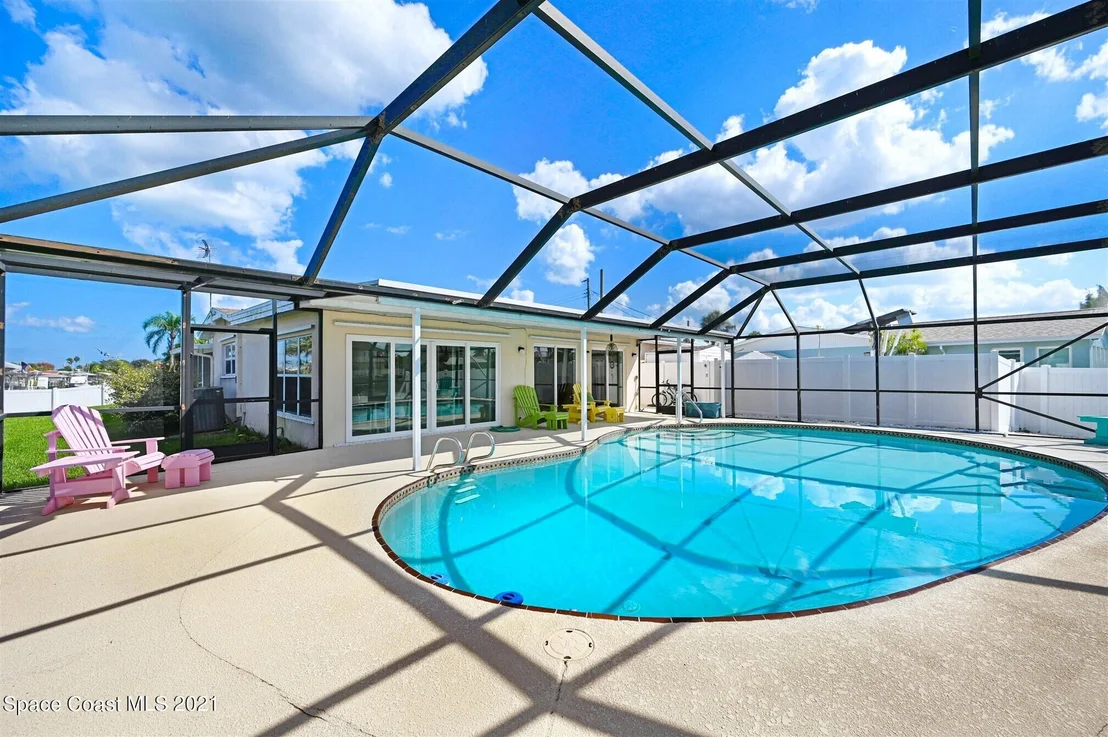 Photo of 489 Penguin Drive