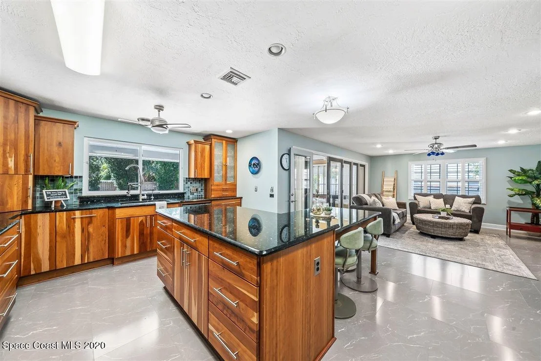 Photo of 403 Miami Avenue