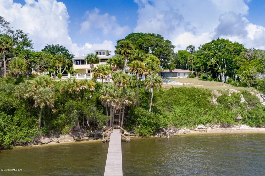 Photo of 865 N Indian River Drive N