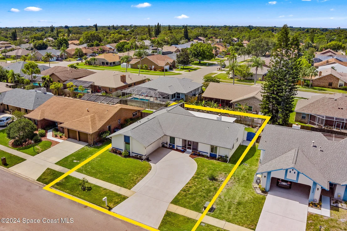 Photo of 2047 Bottlebrush Drive