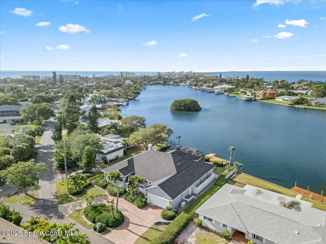 Photo of 110 W Bay Drive