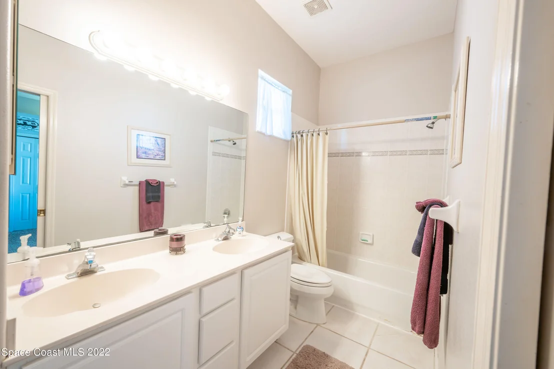 Photo of 981 Stratford Place