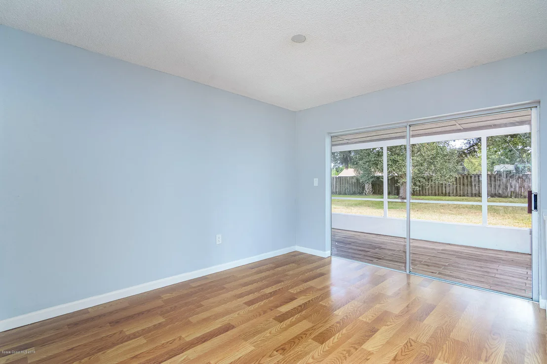 Photo of 1111 Cotton Road NE