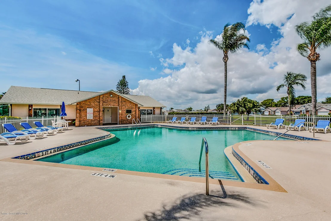 Photo of 4130 Twin Oaks Boulevard