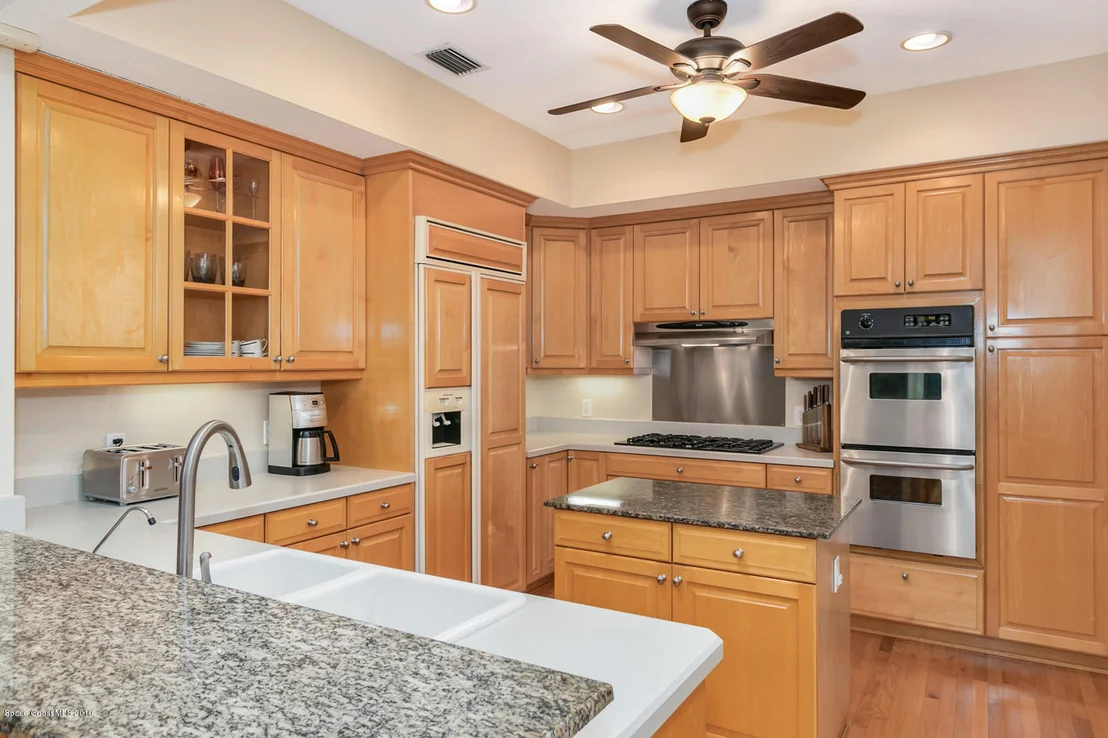 Photo of 865 N Indian River Drive N