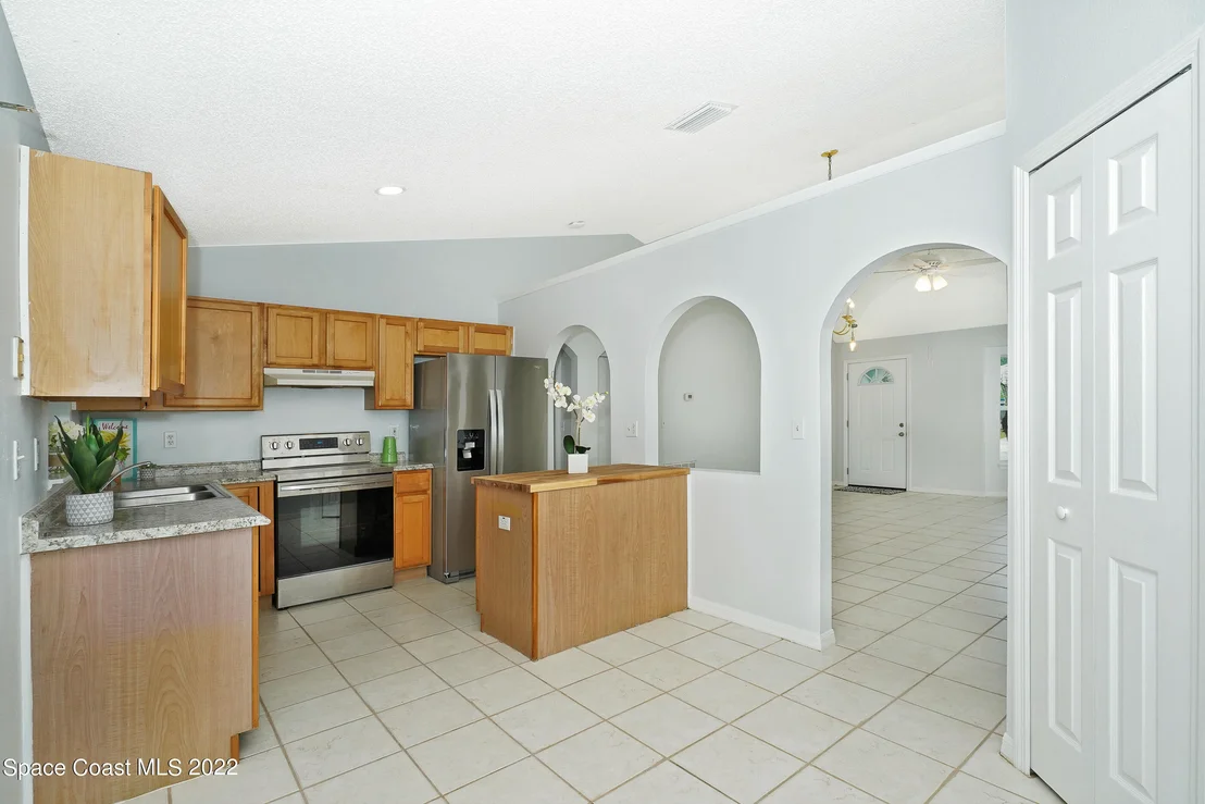 Photo of 6245 Chapman Street