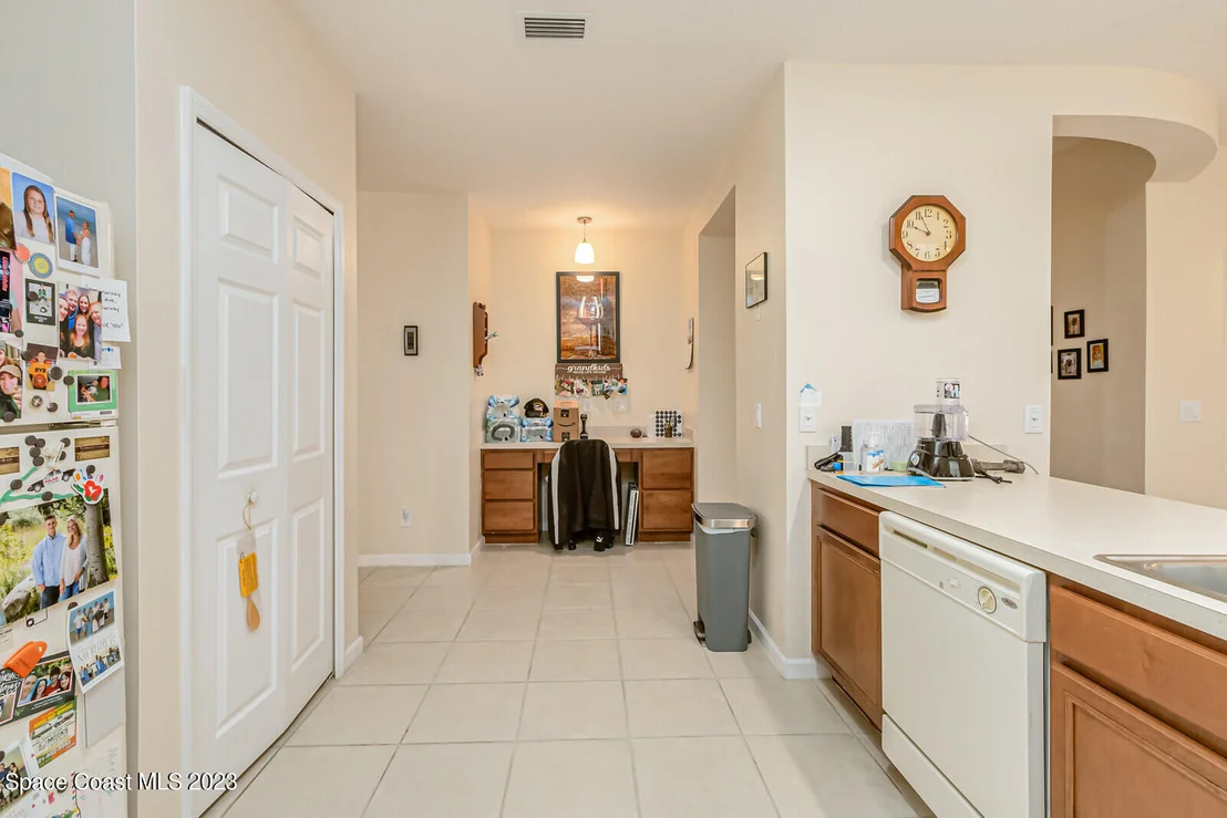 Photo of 881 Benton Drive