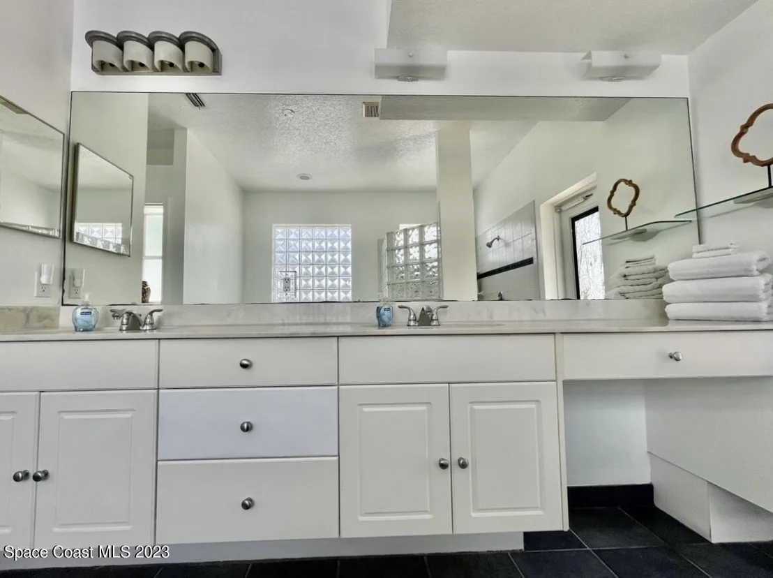 Photo of 48 Harbor Circle