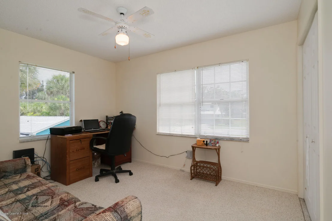Photo of 2517 Pineapple Avenue