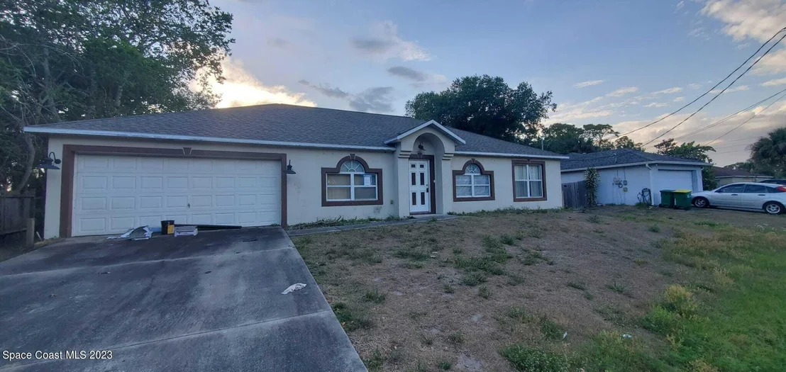 Photo of 6510 Ainsworth Road