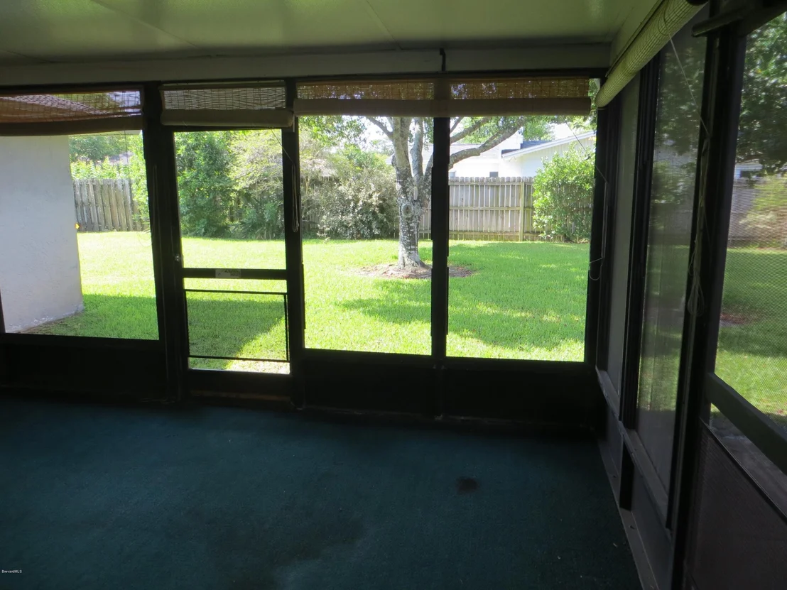 Photo of 947 Pineland Drive