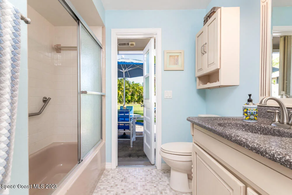 Photo of 2115 S River Road