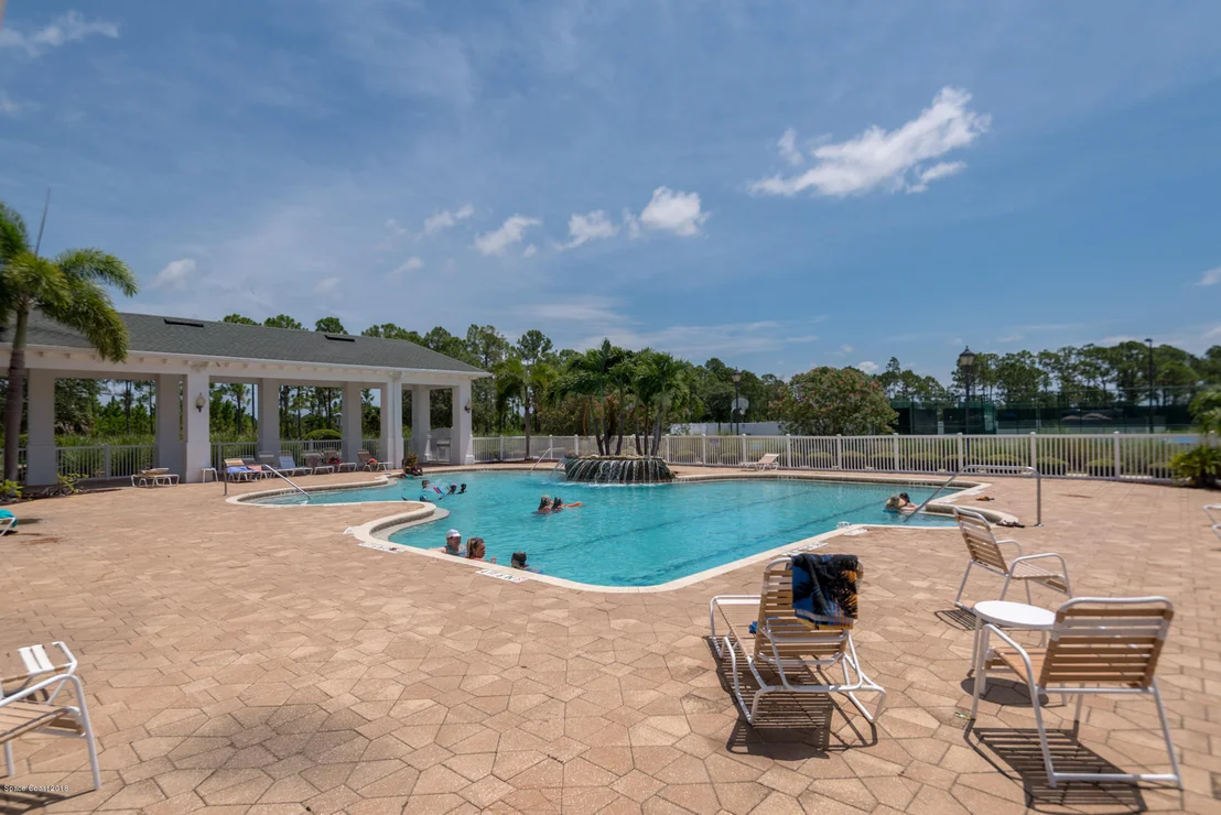 Photo of 1737 Windbrook Drive SE