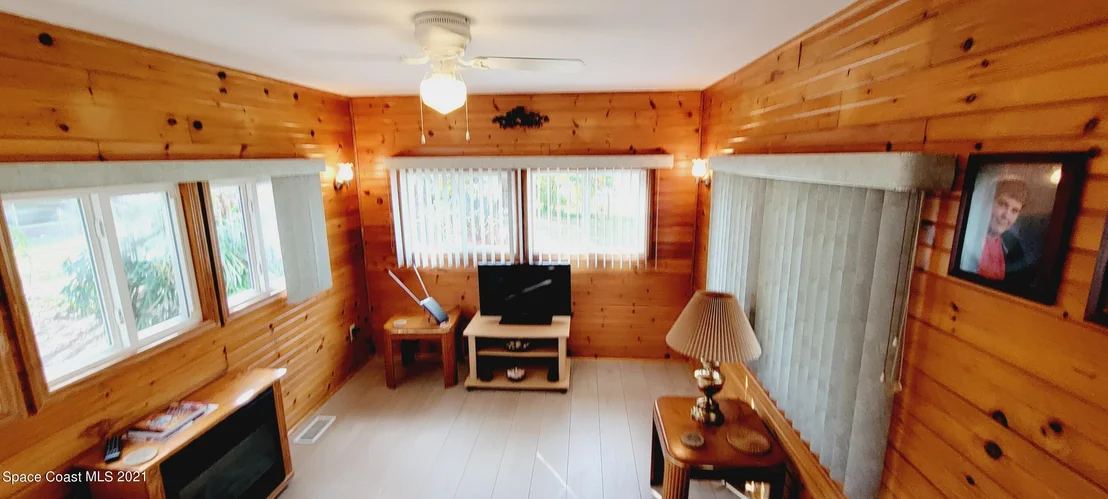 Photo of 6974 Ash Drive